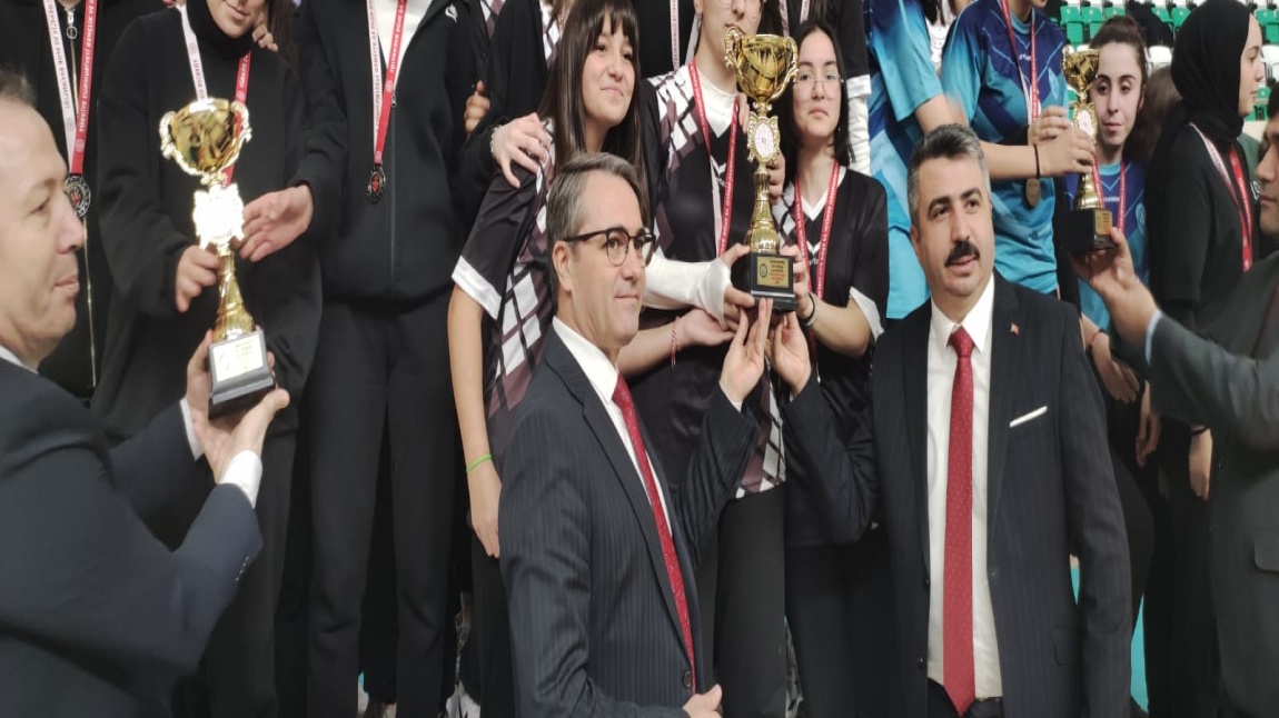 Ertuğrul Gazi Anadolu Lisesi Öğrencileri Yeni Başarılara İmza Attı.